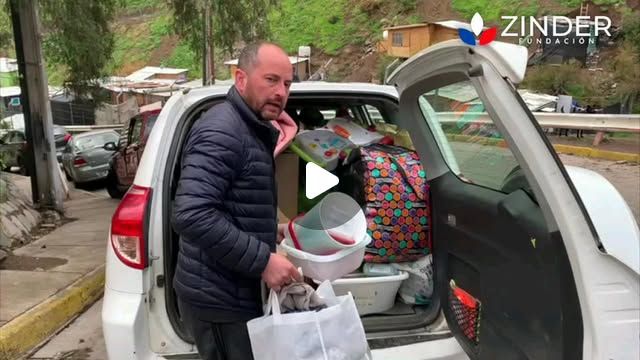 Campamento La Cancha, Lo Barnechea: ropa, artículos para el hogar y 100 shampoos donados por Genomma Lab.