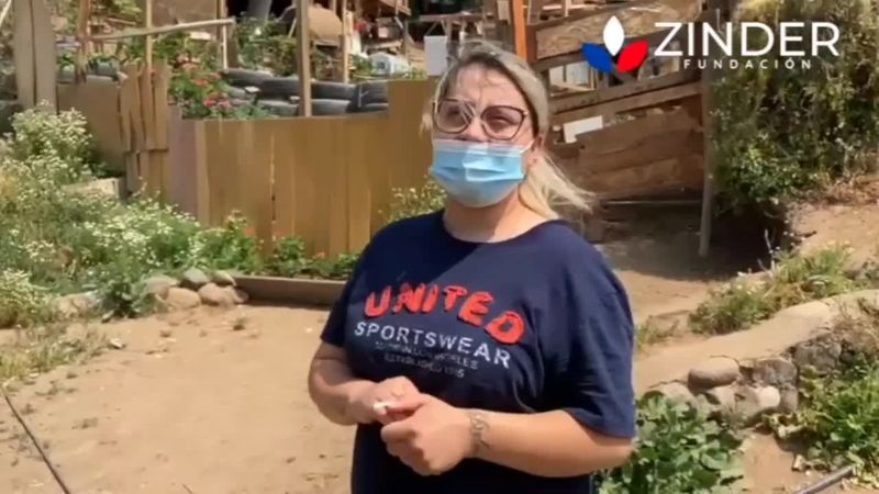 Campamento La Cancha, Lo Barnechea: donamos más de 200 prendas para niños, mujeres y hombres.