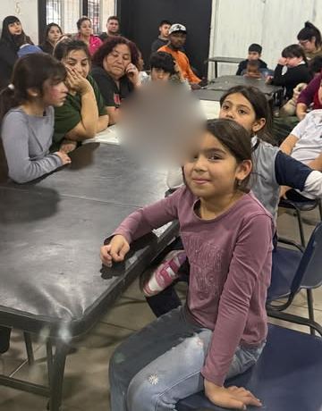 Actividad de arte para niños en Recoleta junto a Galería Manifesto: el 10% de una subasta se destinó a materiales de arte.