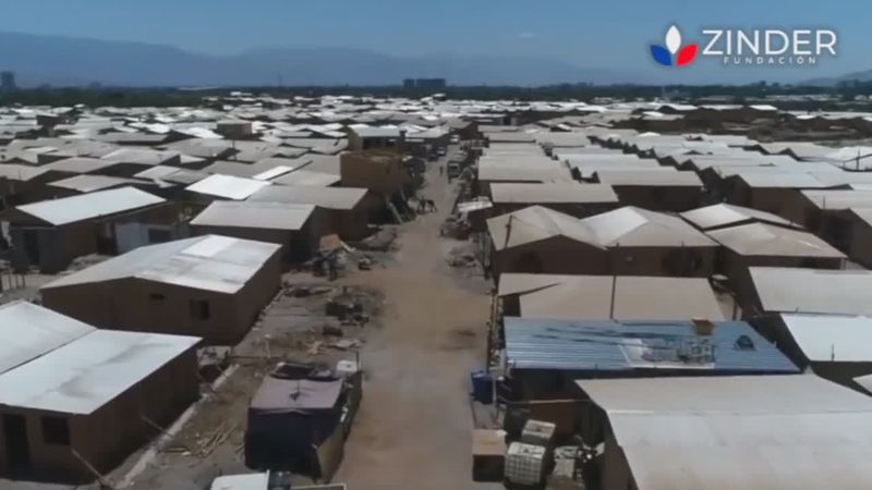 Campamento Nuevo Amanecer, Cerrillos: donamos más de 1.200 prendas de vestir y otras cosas. ¡La gente quedó feliz!